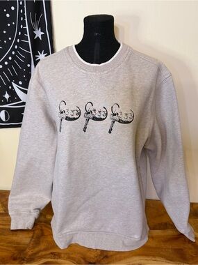 Arrow Sweater Women’s L Pullover Crew Neck Grey Long Sleeve Solid Witchy Keys